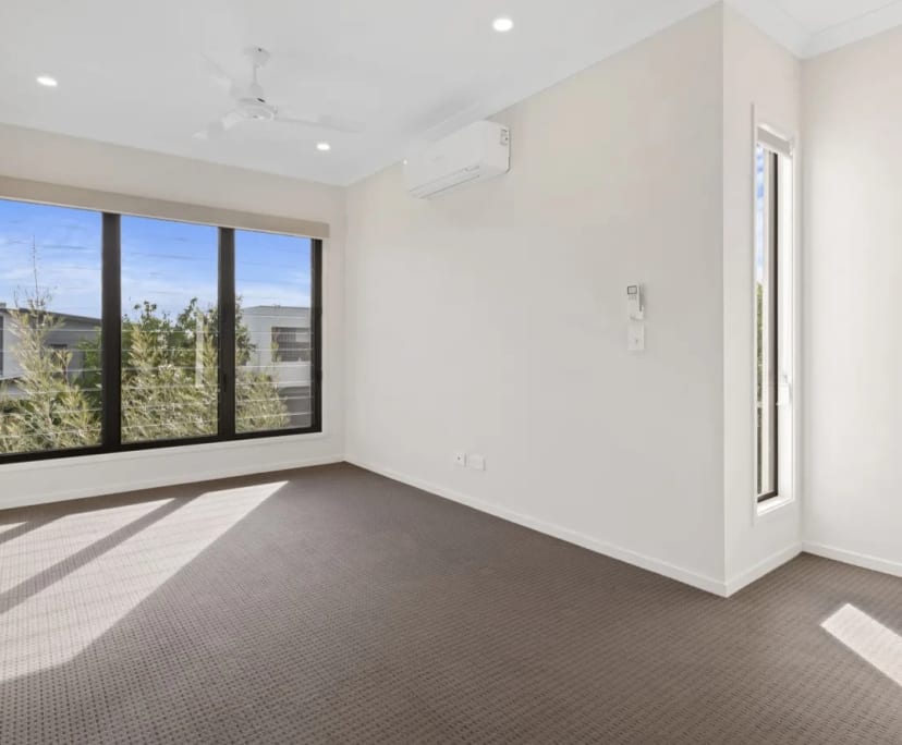 Unfurnished room with own bathroom