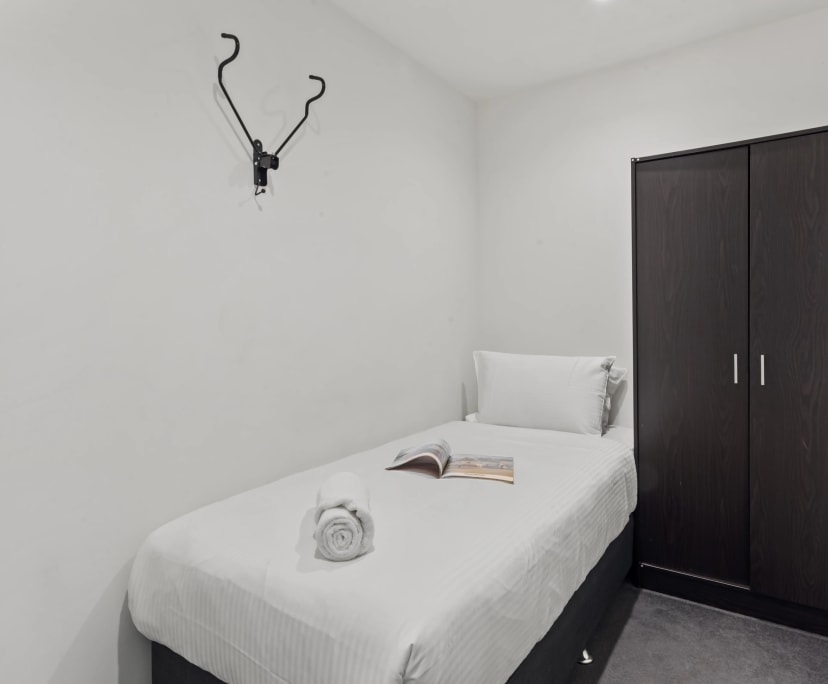 $750, Whole-property, 2 bathrooms, West Melbourne VIC 3003