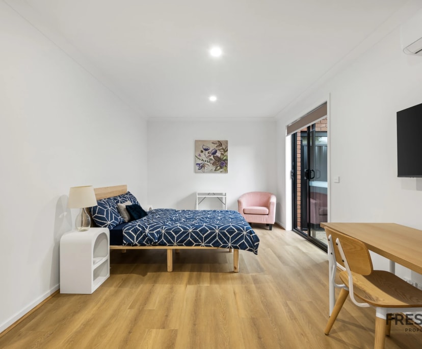 $330, Share-house, 6 bathrooms, Bell Post Hill VIC 3215