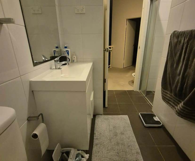 $300, Flatshare, 3 bathrooms, Holroyd NSW 2142