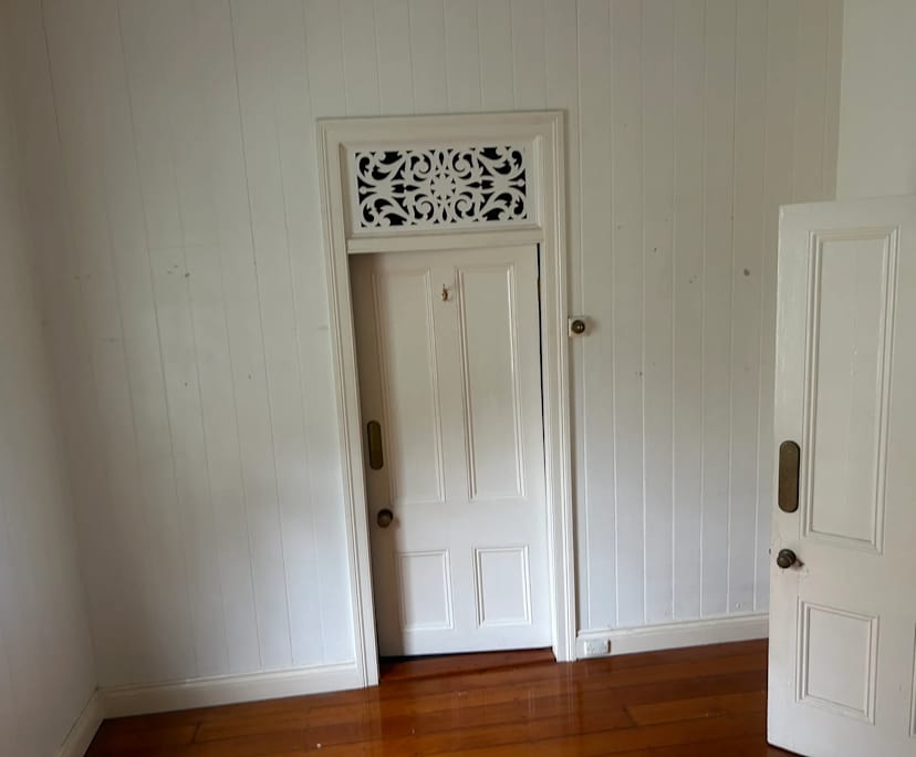 Room in a share house