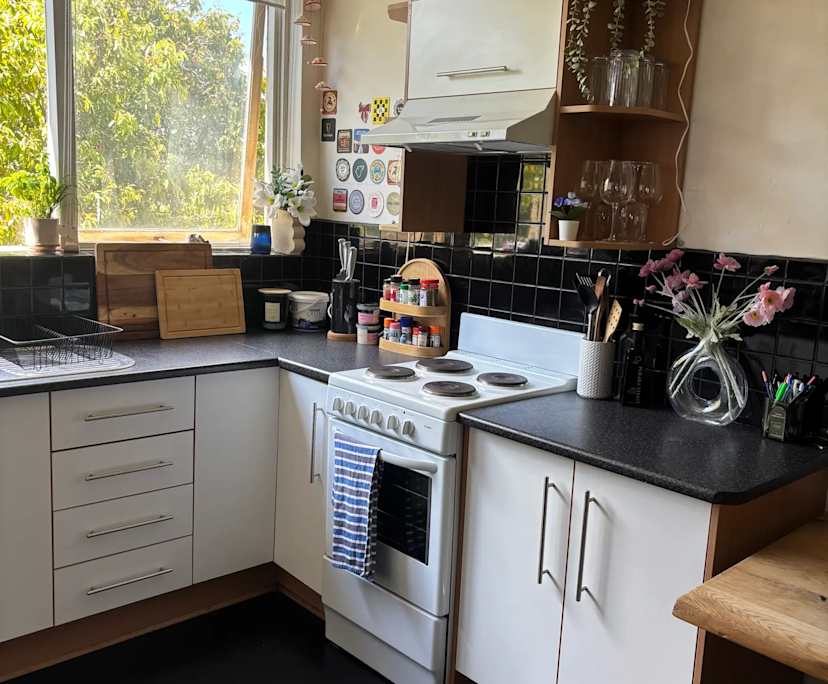 Unfurnished room in a flatshare