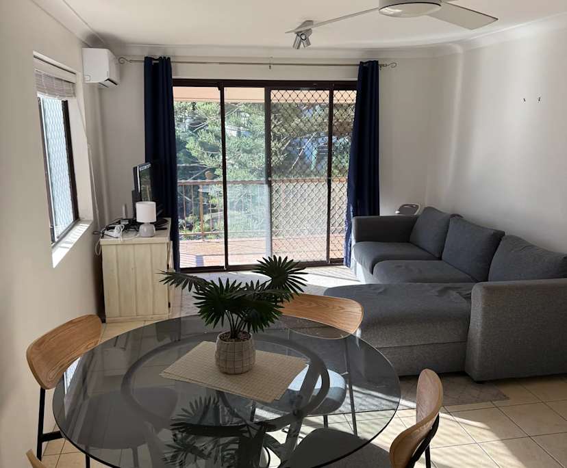 Furnished room in a flatshare