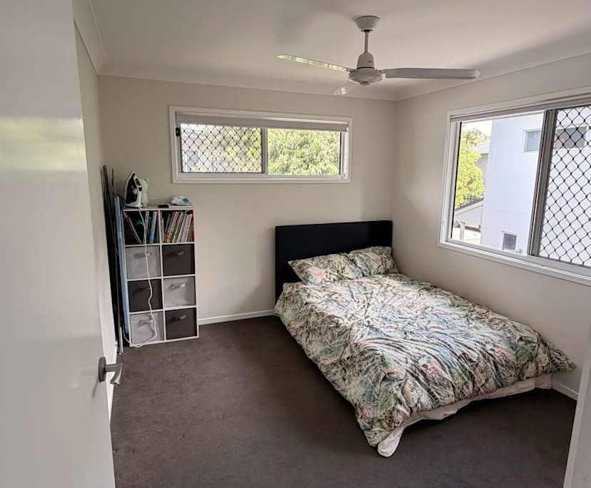 Room in a share house