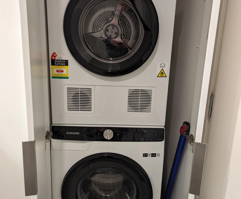 $350, Flatshare, 2 bathrooms, Elsternwick VIC 3185