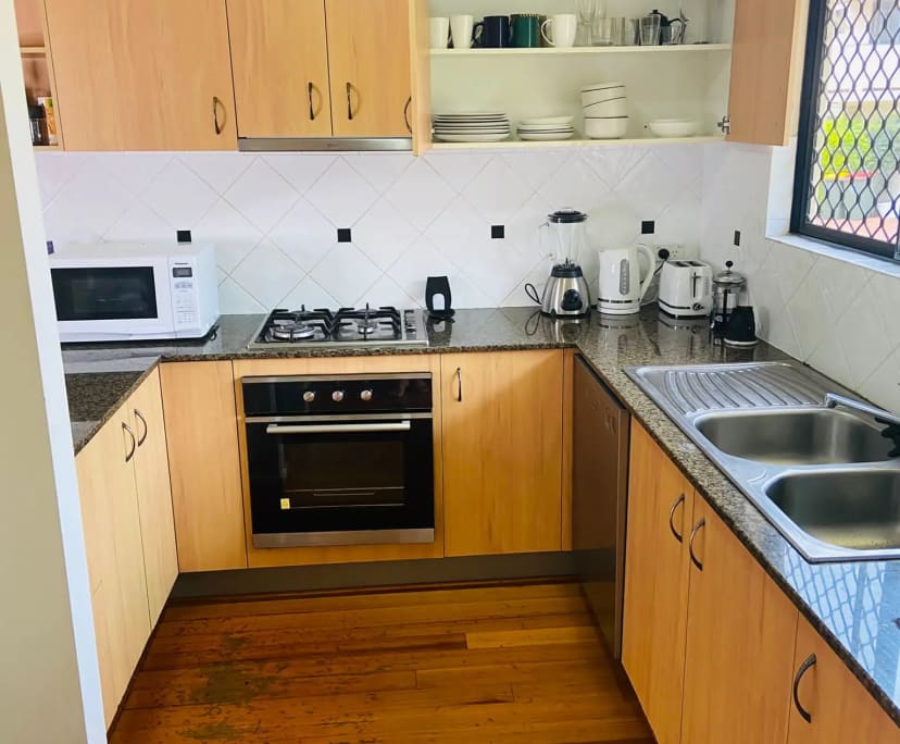 $350, Share-house, 2 bathrooms, West End QLD 4101