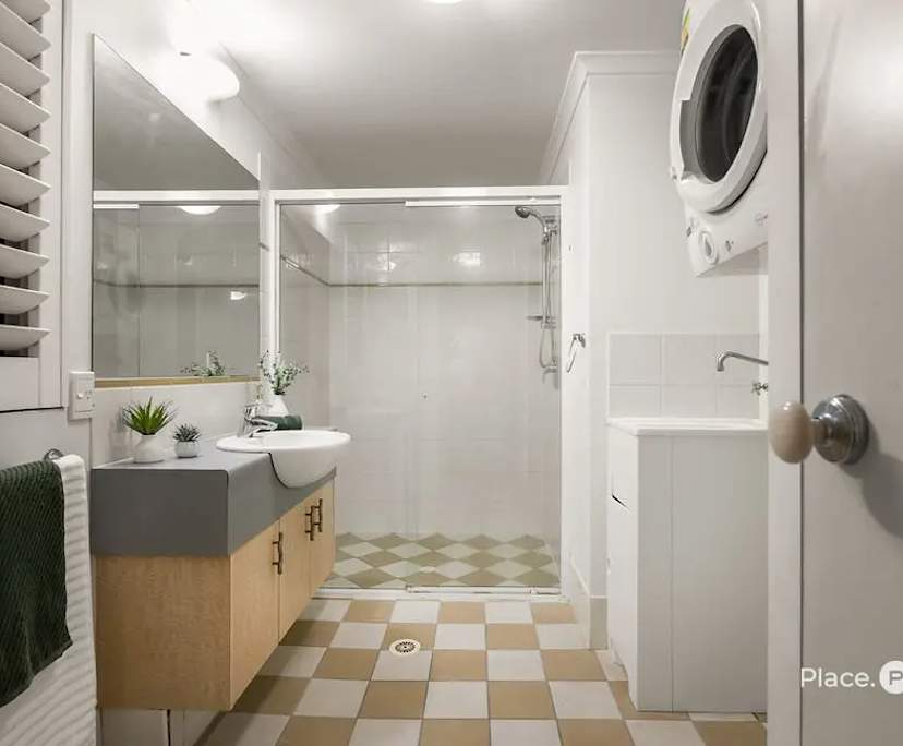 $600, 1-bed, 1 bathroom, Fortitude Valley QLD 4006
