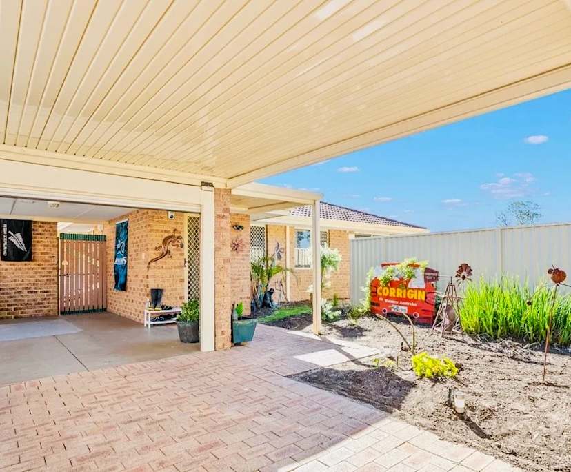 Furnished room in a share house