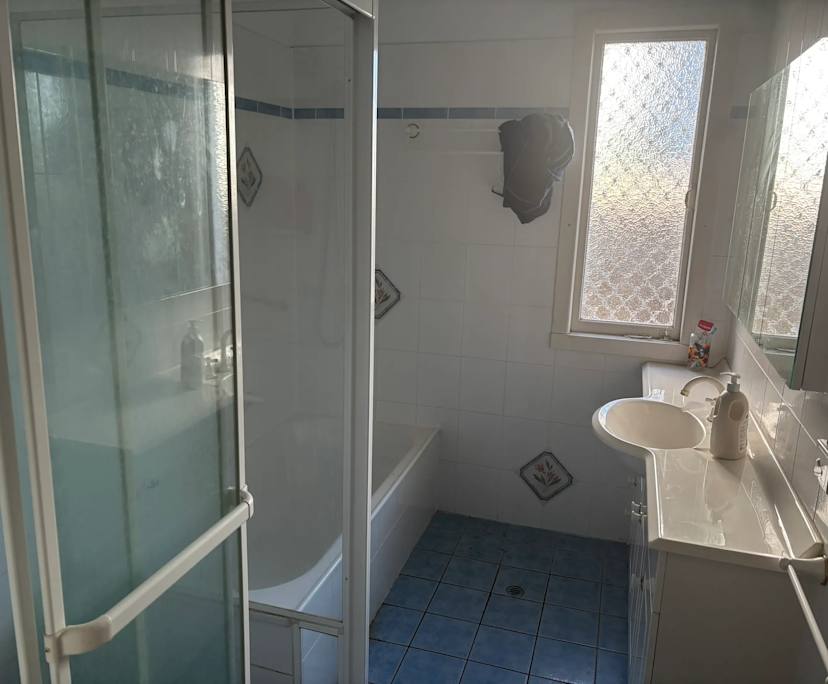 Room in a share house