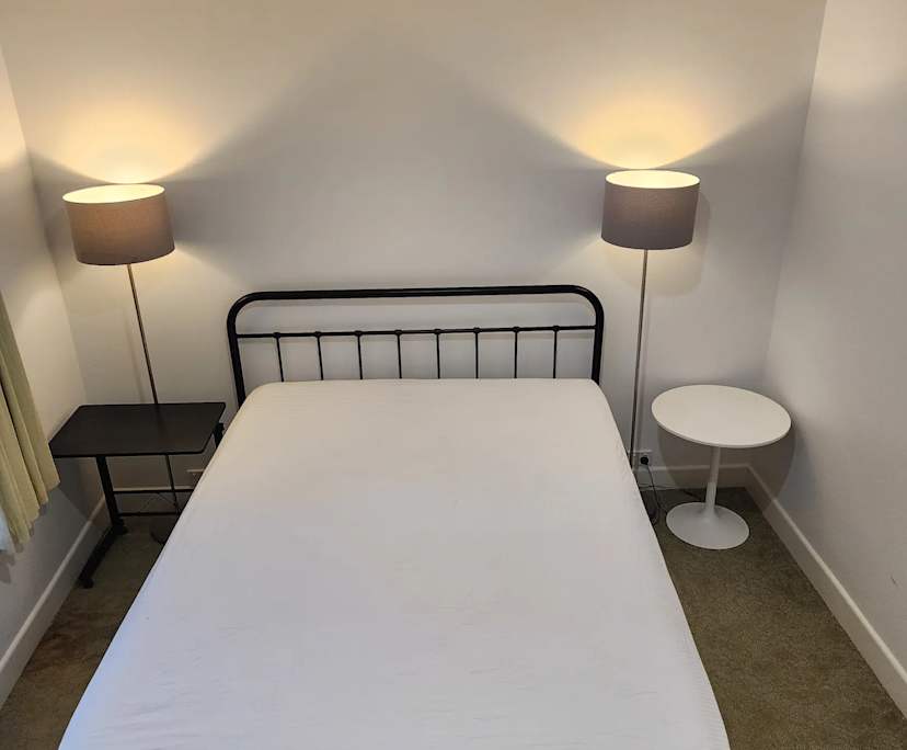 Room in a share house