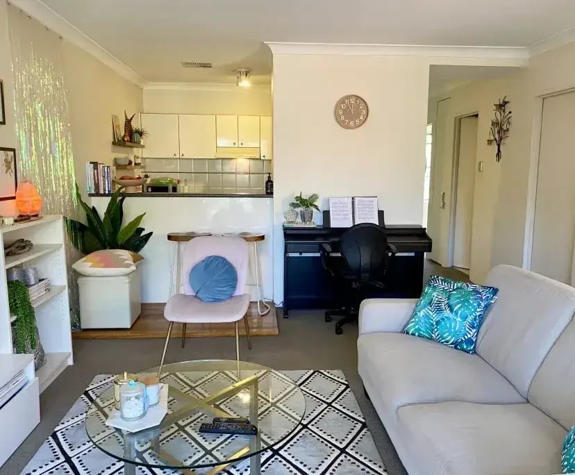 Unfurnished room in a flatshare