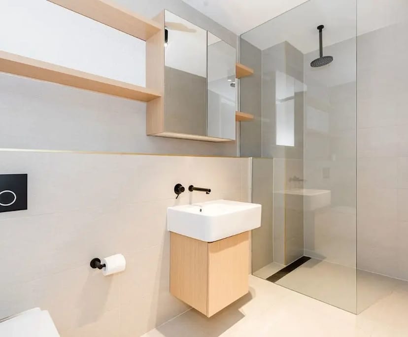 Room with ensuite in a flatshare