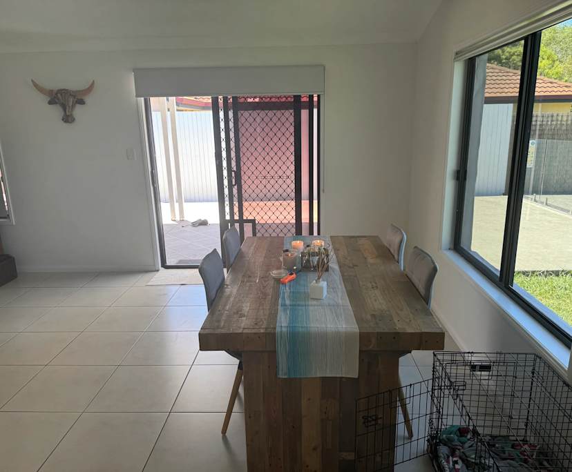 $350, Student-accommodation, 3 bathrooms, Helensvale QLD 4212
