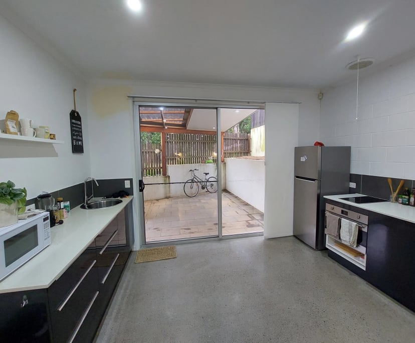 $350, Share-house, 3 bathrooms, Point Arkwright QLD 4573