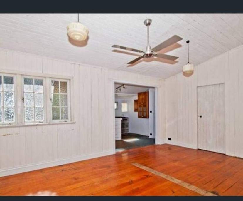 Unfurnished room in a share house
