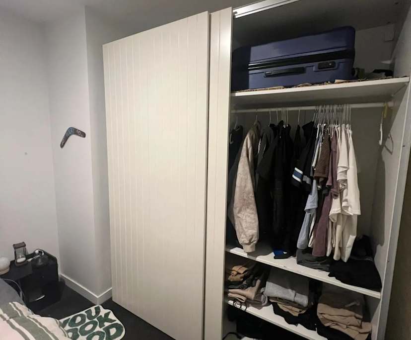 Furnished room in a flatshare