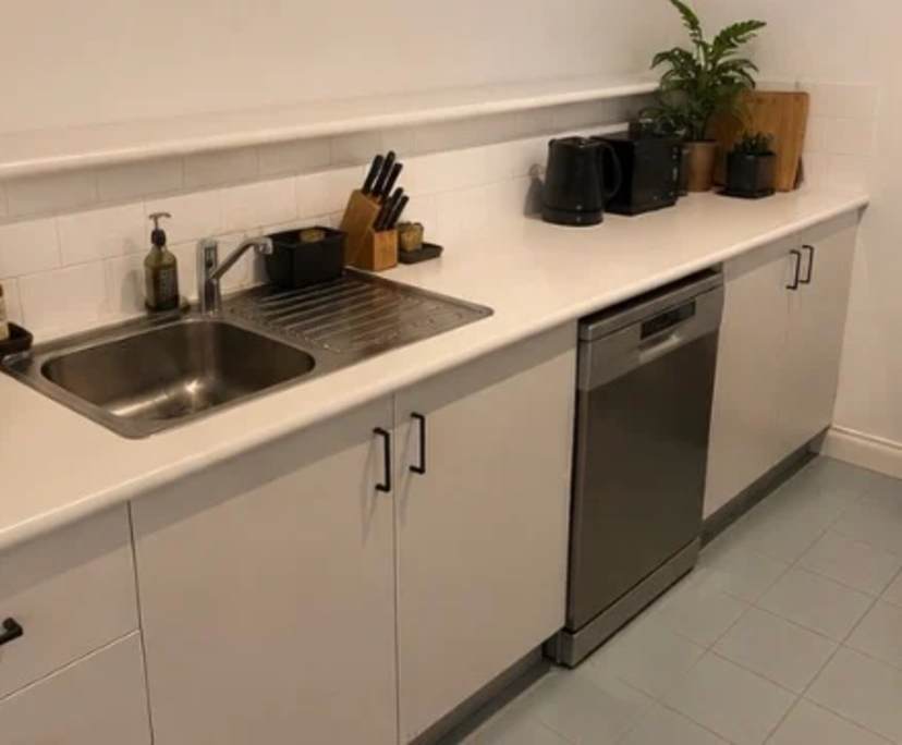 Furnished room in a flatshare