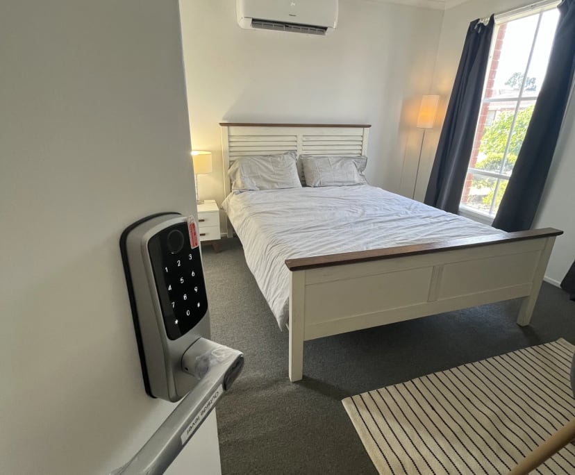 $245, Share-house, 6 bathrooms, Roxburgh Park VIC 3064