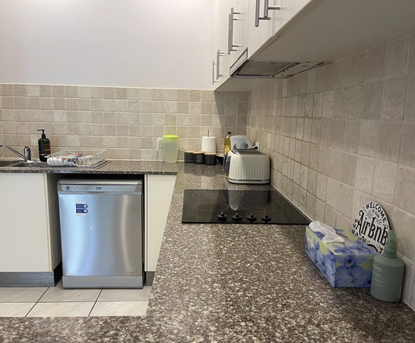 $350, Flatshare, 3 bathrooms, Cannonvale QLD 4802