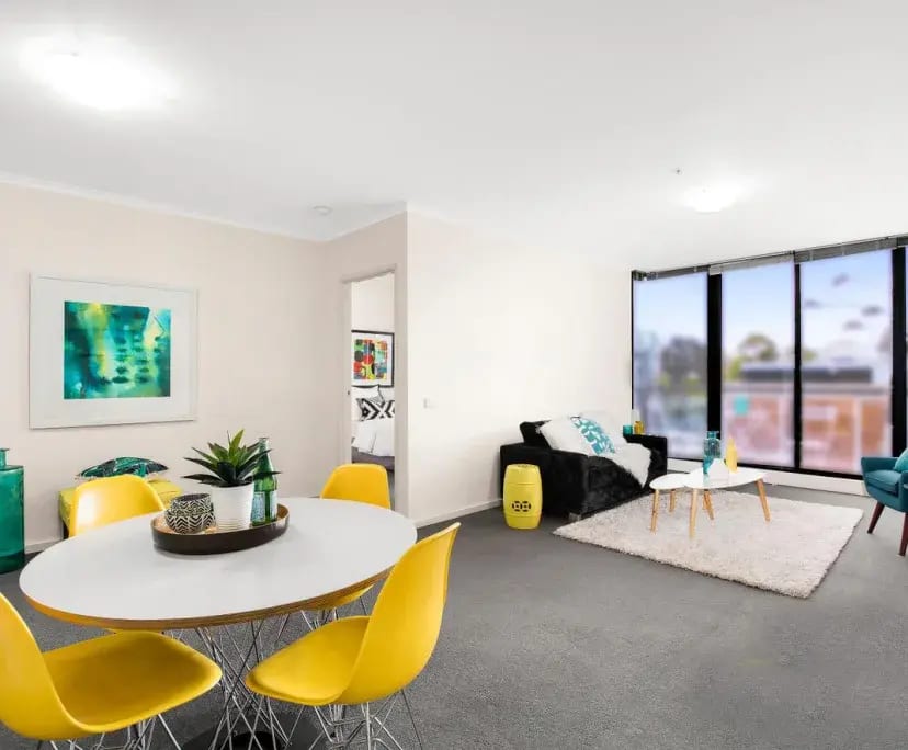 Furnished room in a flatshare