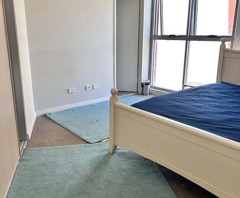 Furnished room with ensuite in a flatshare