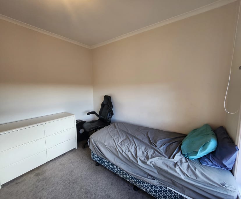 Room for Rent in Epping, Melbourne 200, Furnished...