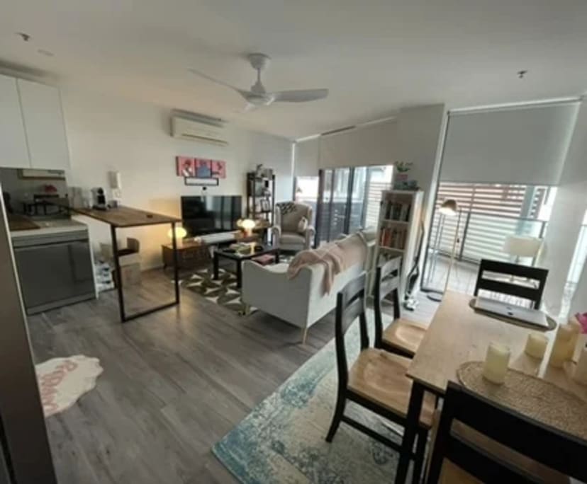Unfurnished room in a flatshare