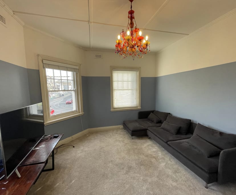 Furnished room in a flatshare