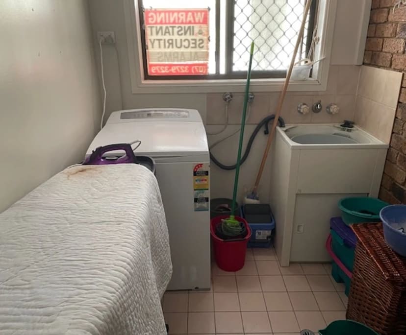$250, Share-house, 6 bathrooms, Sinnamon Park QLD 4073