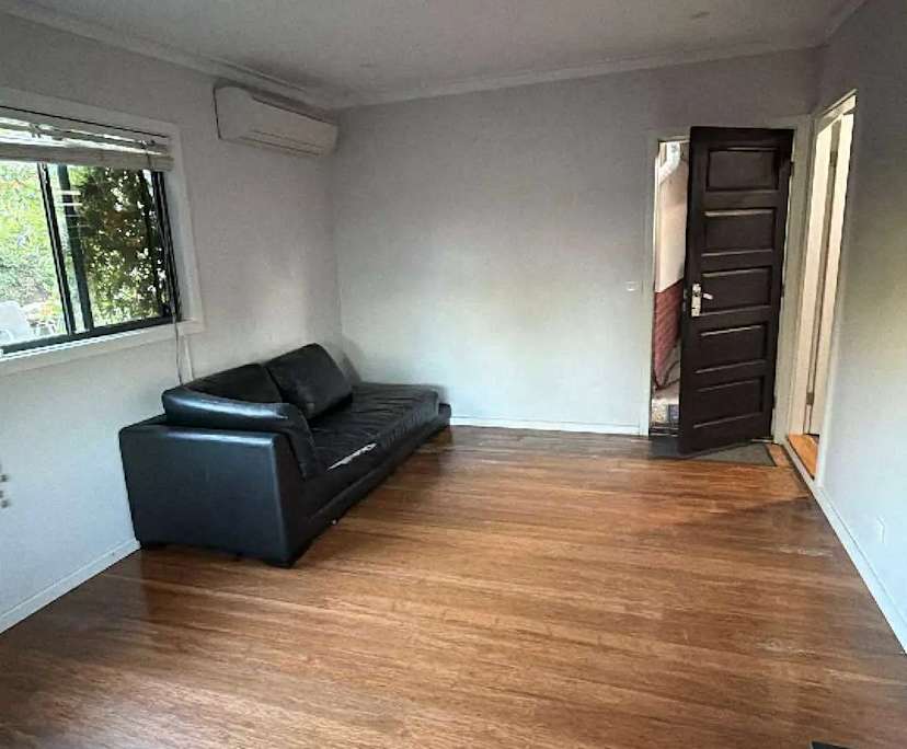 $490, Granny-flat, 1 bathroom, Red Hill ACT 2603
