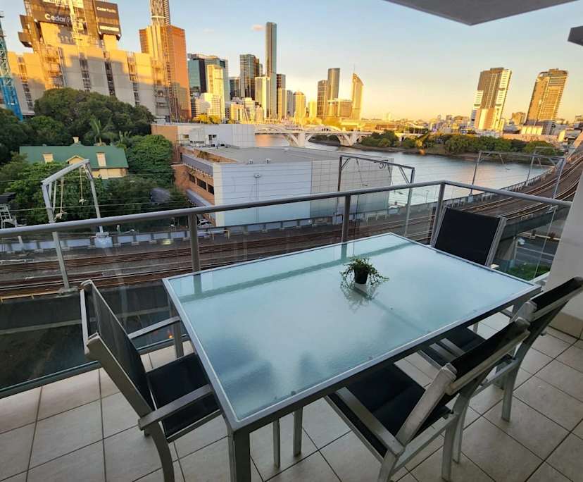 Shared Room for Rent in Brisbane City, Brisbane | $2... | Flatmates.com.au