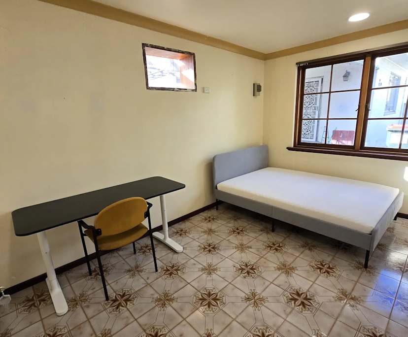 Whole property with 2 rooms for rent