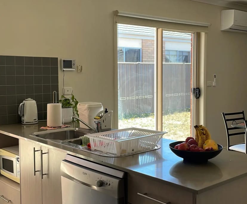 $200-350, Share-house, 2 rooms, Manor Lakes VIC 3024, Manor Lakes VIC 3024