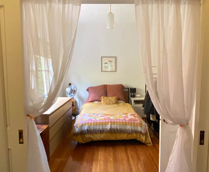Room in a share house