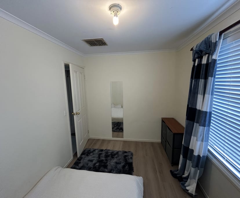 Room in a share house