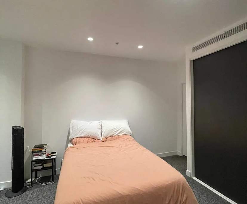 Furnished room with ensuite in a flatshare