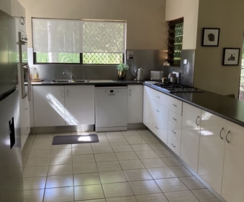 $350, Share-house, 2 bathrooms, Cranbrook QLD 4814
