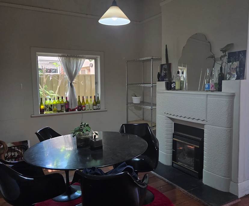 Room in a share house