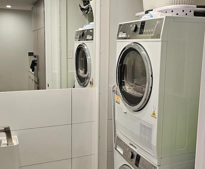 $300, Flatshare, 2 bathrooms, Elsternwick VIC 3185