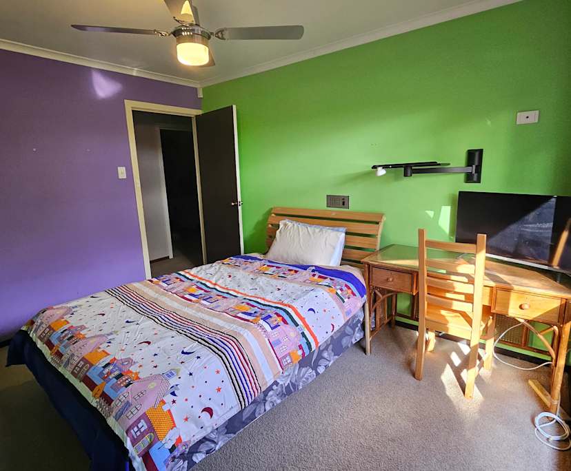 Furnished room in a share house