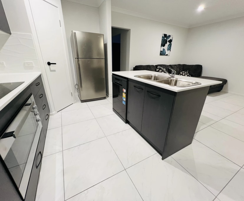 $315, Share-house, 5 bathrooms, Redbank QLD 4301