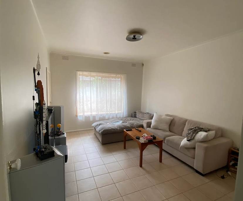 Unfurnished room in a flatshare