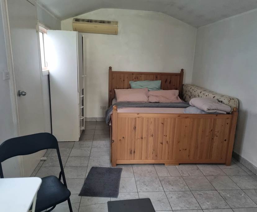 Furnished room studio flat for rent