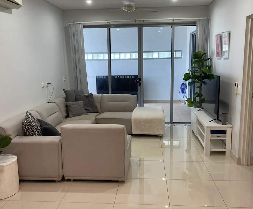 Unfurnished room with ensuite in a flatshare