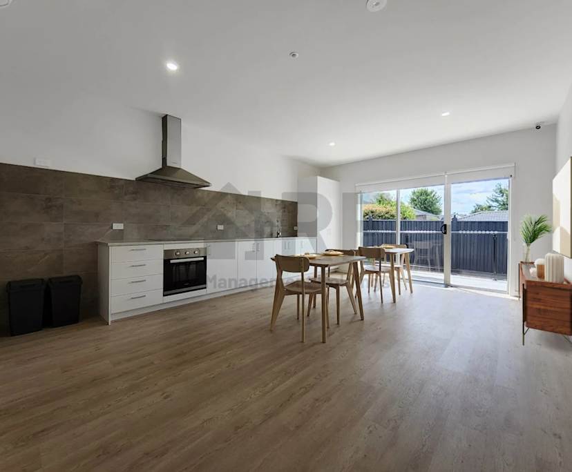 $300, Share-house, 6 bathrooms, Drouin VIC 3818