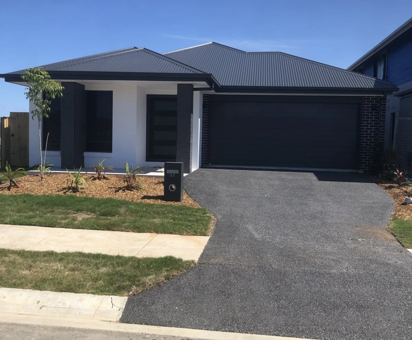 Room in a share house
