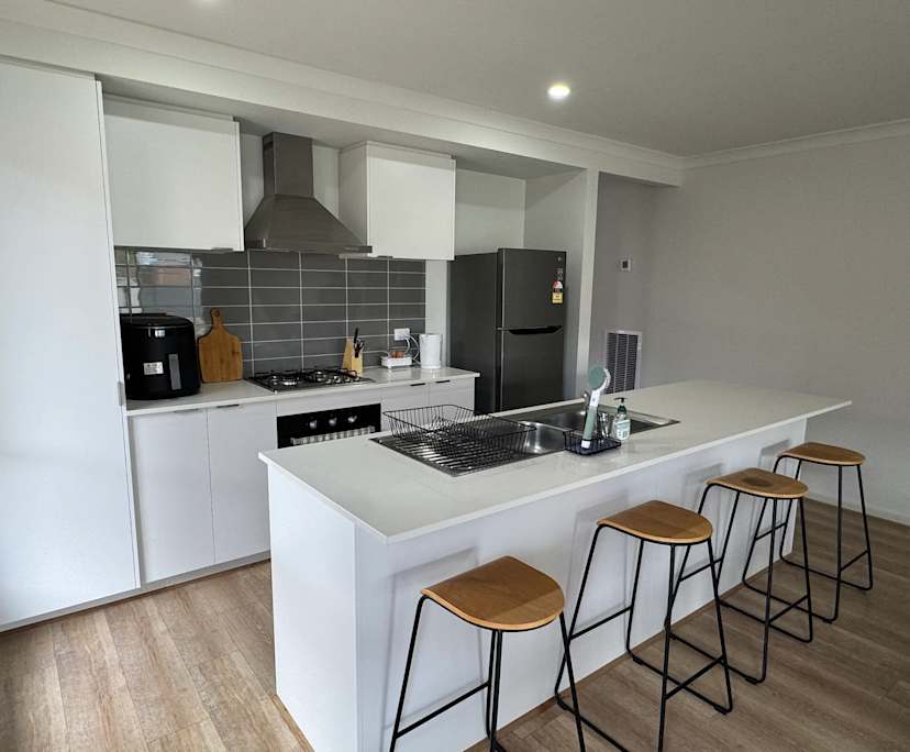 $240, Share-house, 4 bathrooms, Alfredton VIC 3350