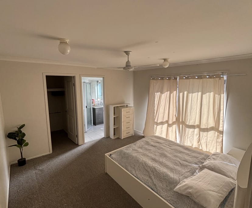 Room with ensuite in a share house
