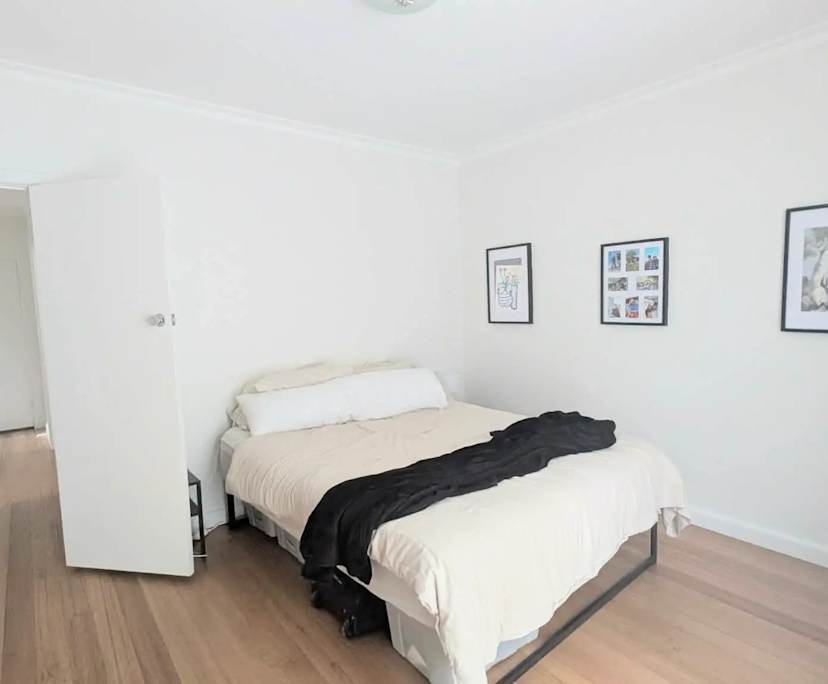 Unfurnished room in a flatshare