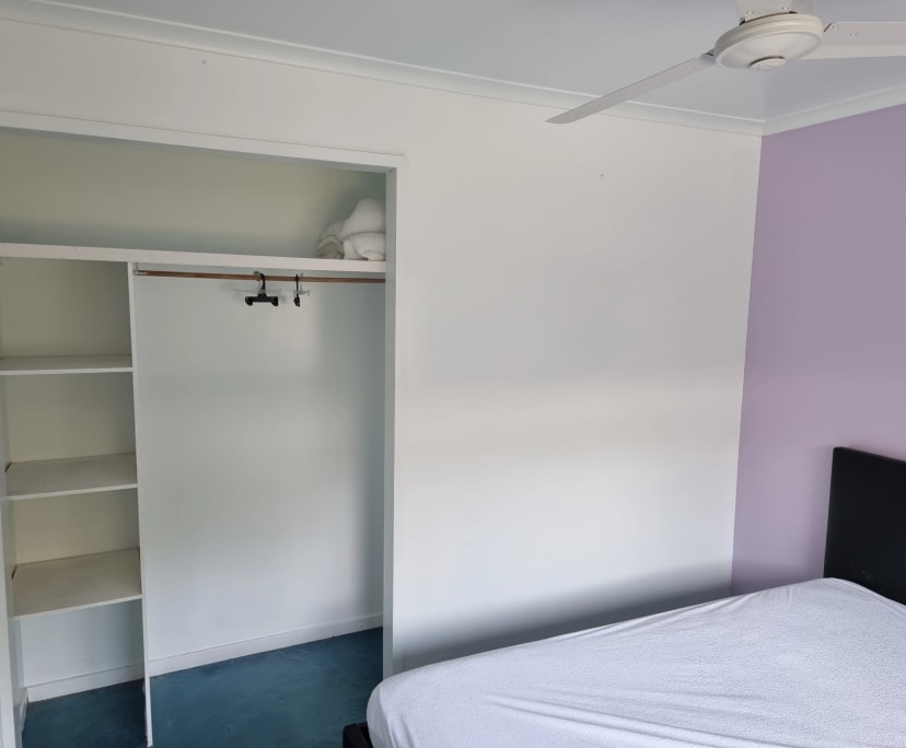 $300, Share-house, 4 bathrooms, Jubilee Pocket QLD 4802
